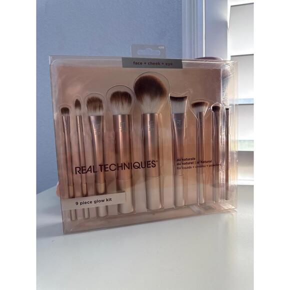 Real Techniques Other - Real Techniques 9 piece glow kit makeup brush face+cheek+eye